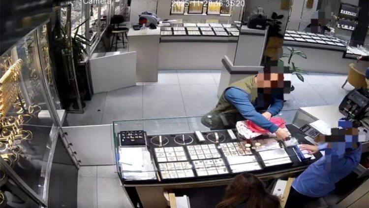 Bursa'da 4 milyon liralık ziynet eşyası çalan şüpheli tutuklandı