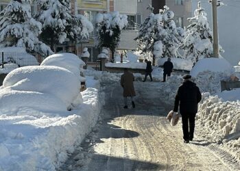 Karabük'te kar kalınlığı 75 santimetreye ulaştı