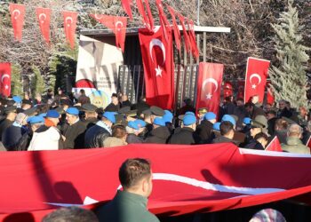 Kayseri'de terör saldırısında şehit olan 15 asker anıldı