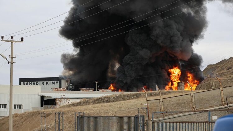 Kırıkkale'de kimya fabrikasında yangın