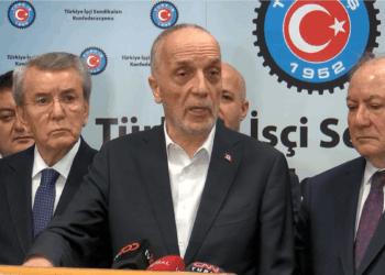 Komisyonda ülkeyi yönetenlerin dediği oluyor