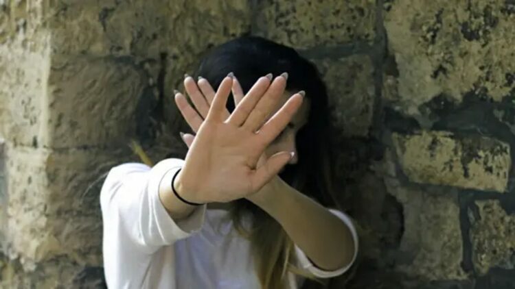 Komşusunun kızına cinsel istismar sanığına 11 yıl hapis