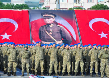 Manisa 8'inci Komando Eğitim Tugay Komutanlığı'nda yemin töreni