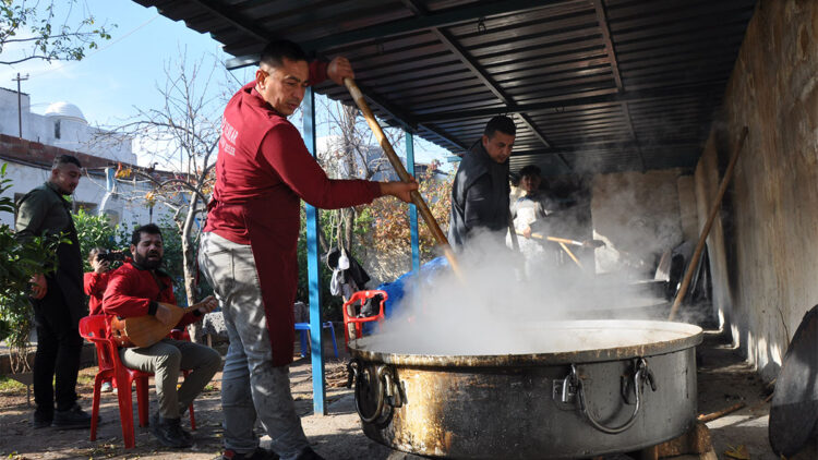 Mardin’de kavurma hazırlıkları, sazlı türkülü başladı