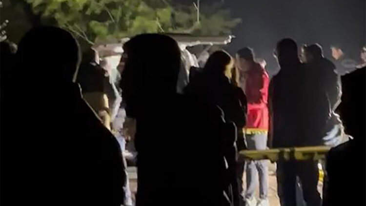 Mezarlıkta iki gencin cansız bedeni bulundu