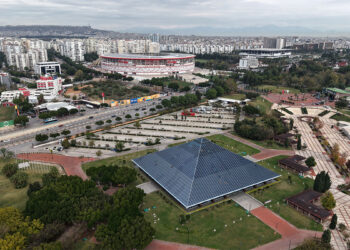 Milyarlık arazi davasının hakimleri, HSK'ya şikayet edilmiş