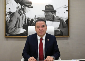 Muhittin Böcek hastaneden çıkarıldı