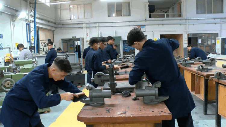 Meslek lisesinden 27 ülkeye yedek parça ihracatı