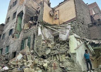 Mısır'da 5 katlı bina çöktü: 8 ölü