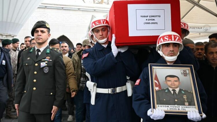 Motosiklet kazasında hayatını kaybeden üsteğmen toprağa verildi