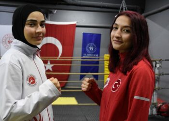 Muay thai ve kick boks sporcusu kardeşler, yeni şampiyonluklara hazırlanıyor