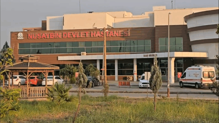 Nusaybin'de 6'ncı kattan düşen çocuk, ağır yaralandı