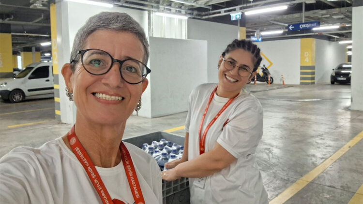 Oğlunu lösemiden kaybeden anne kanser hastalarına umut oldu