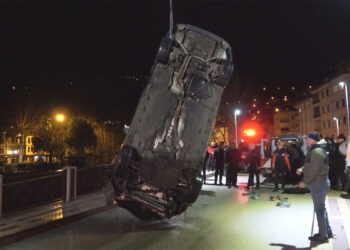 Yeşilırmak Nehri'ne uçan otomobilin sürücüsü öldü