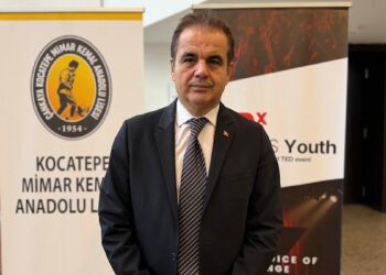 Öğrencilerin öğretmenle alay ettiği okulun müdürü konuştu