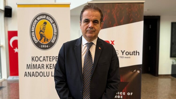 Öğrencilerin öğretmenle alay ettiği okulun müdürü konuştu