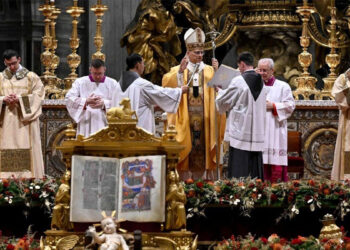 Papa 14'üncü Leo ilk kez Noel ayini yönetti