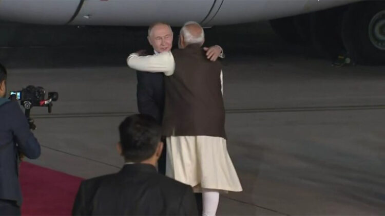 Vladimir Putin Hindistan'a gitti