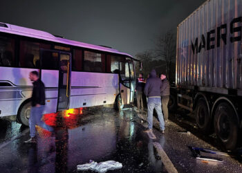 Sakarya'da zincirleme kaza: 12 yaralı