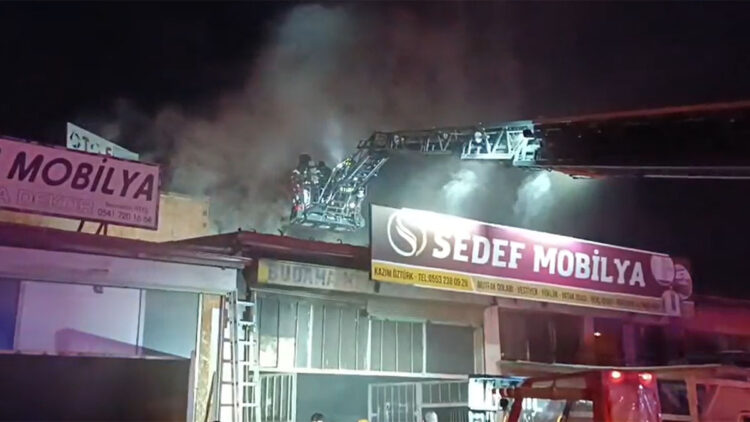Sivas'ta mobilya atölyesinde yangın