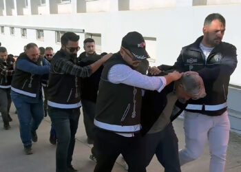 Suç örgütlerine silah ve mühimmat sağlayan çeteye operasyon; 11 tutuklama