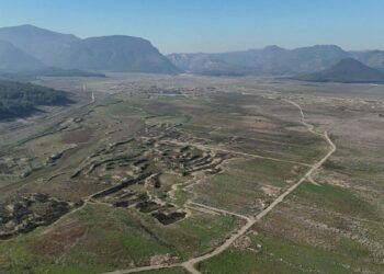 Sadece İzmir kurumuyor, Manisa'nın su kaynaklarını da kurutuyor