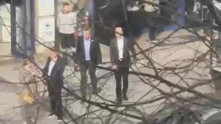 Sadettin Saran özel labatuvardan çıkarken görüntülendi