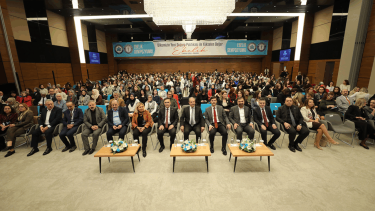 Sağlık-Sen’den ‘Ebelik Sempozyumu’