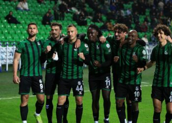 Sakaryaspor, Hatayspor'u 3-0 mağlup etti