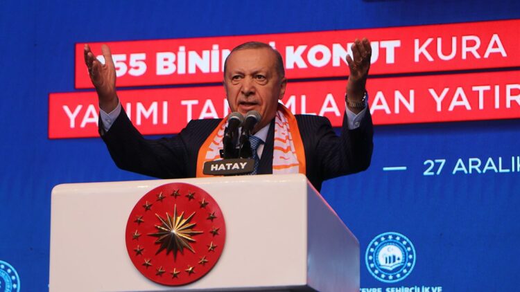 Sözlerimizi tutmanın bahtiyarlığıyla aziz milletimizin karşısındayız