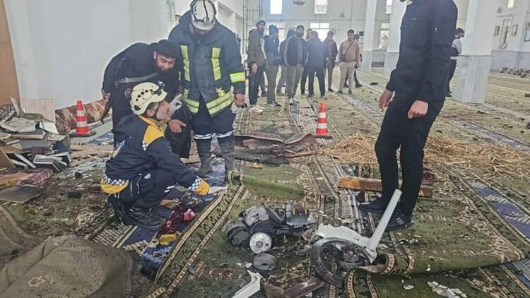 Suriye'de bir camide patlama: 5 ölü, 21 yaralı 