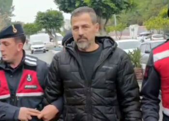 Tartıştığı babasını tabancayla öldürüp yengesini ağır yaralamıştı; tutuklandı