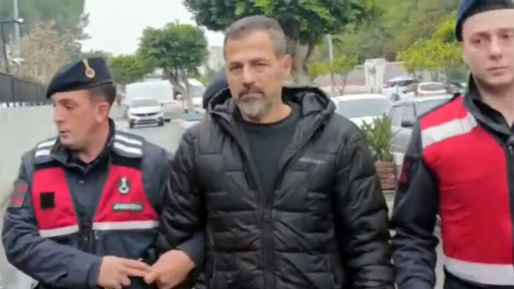 Tartıştığı babasını tabancayla öldürüp yengesini ağır yaralamıştı; tutuklandı