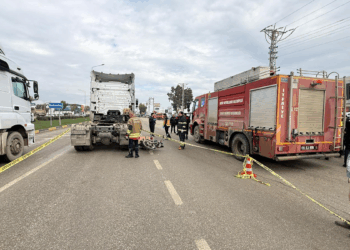 TIR ile motosiklet çarpıştı; anne ile bebeği öldü, 3 yaralı