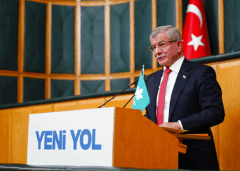 TÜRK-İŞ ve HAK-İŞ'in görevi iktidarla tiyatro oynamak değil, işçinin hakkını korumaktır