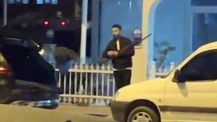 Tartıştığı restoran işletmecisini pompalı tüfekle vurdu