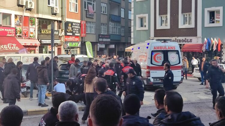 Trabzon'da bıçaklı kavga; 1'i ağır 8 yaralı