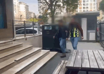 Trafikte tartıştığı kadın sürücünün aracına saldıran şüpheli yakalandı