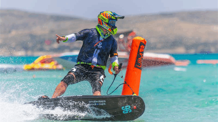 Türkiye Motosurf Milli Sporcuları, dünya arenasında zirveye yükseliyor