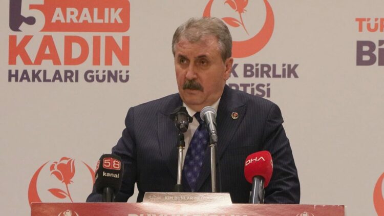 Türkiye'de kadın üniversiteleri kurulmalıdır