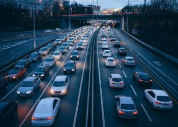 Türkiye'deki taşıtlar dünyayı 9,5 milyon kez dolaşacak kilometre yaptı