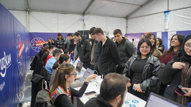 Tuzla Kariyer Fuarı başladı