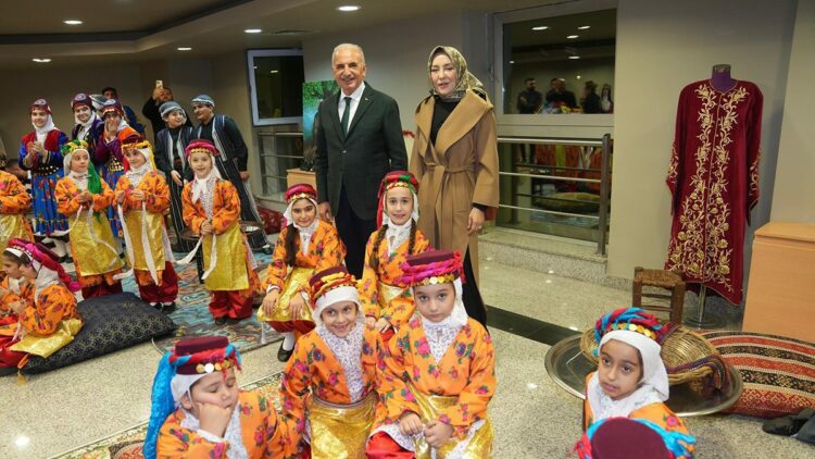 Ümraniye’de ‘Halk Oyunları Doğu Gecesi’ düzenlendi