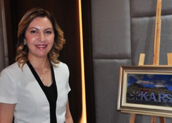 Üniversiteli Pınar, rölyef sergisinin gelirini lösemili çocuklara bağışlayacak