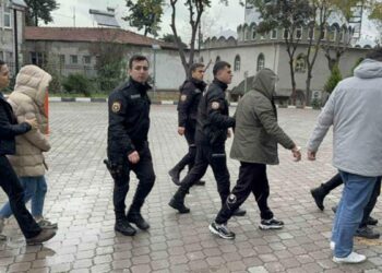 Uyuşturucu operasyonunda gözaltına alınan şüpheliler adliyeye sevk edildi