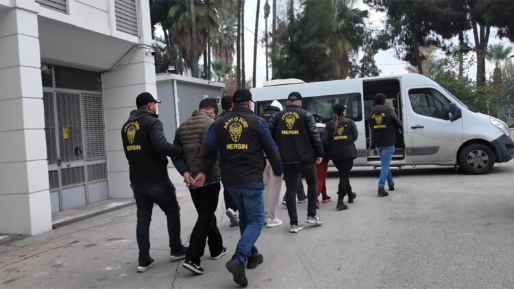 Yabancı uyruklu kadınları fuhşa zorlayan 4 şüpheliden 3’ü tutuklandı