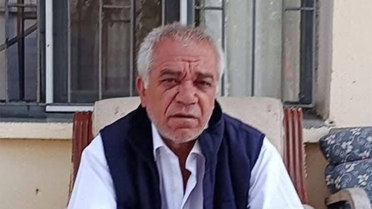 Yolda yatar vaziyetteki kişinin üzerinden otomobil geçti