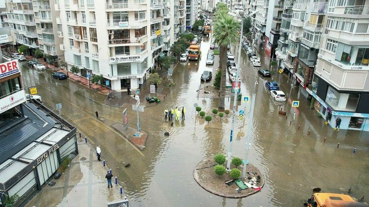 Yağışlı mevsimin sonuna kadar seller ve su baskınları devam edecek