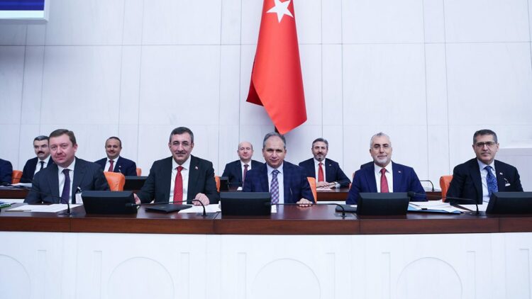 Yeni, sivil bir anayasayı savunuyoruz