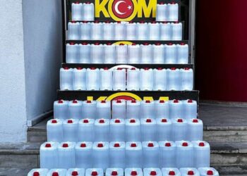 Yılbaşı öncesi Adana'da 2 bin litre sahte etil alkol ele geçirildi